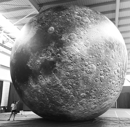 Hello!Moon 月光如水 中国探月科技与Luke Jerram Museum of the Moon 特展