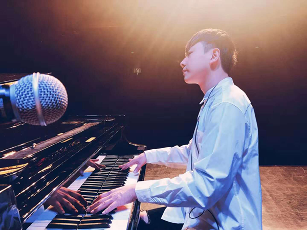 “钢琴诗人”Pianoboy高至豪流行钢琴音乐会-青岛站