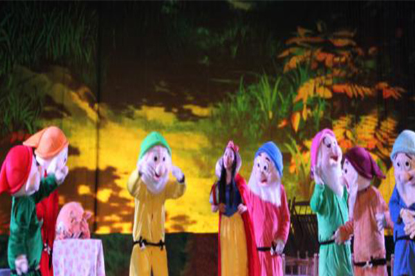 儿童励志舞台表现剧《白雪公主》