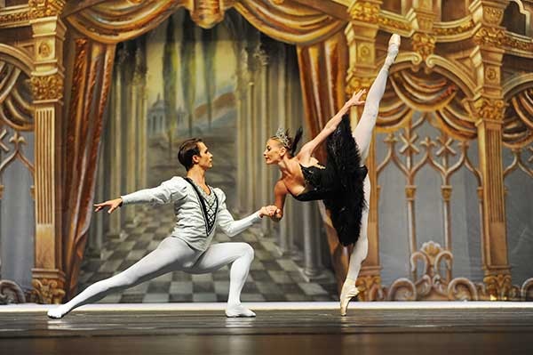 俄罗斯冰舞芭蕾《天鹅湖》中国巡演天津站 俄罗斯冰舞芭蕾《天鹅湖》中国巡演天津站