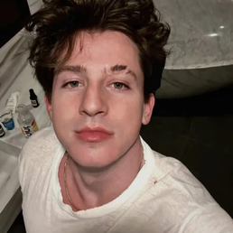 查理 •普斯Charlie Puth