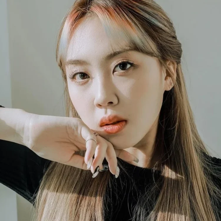 李泳知 LEE YOUNGJI