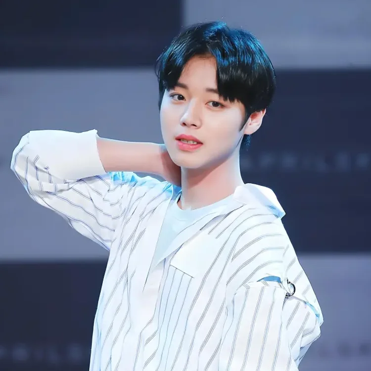 朴志训【英文：Park Ji-hoon】
